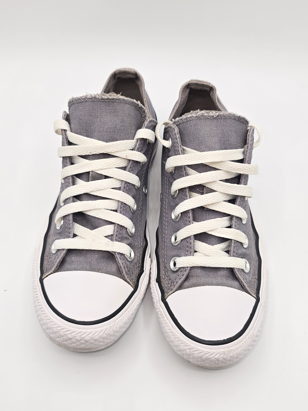 Converse Women's 8 Gray Low-Top Canvas Sneakers Casual Classic Walking 90's - Picture 2 of 7